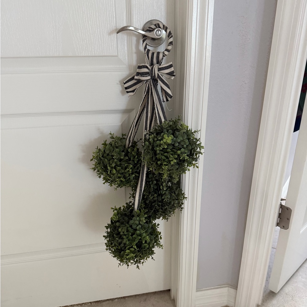 Elegant Green Topiary Ball Set with Ribbon